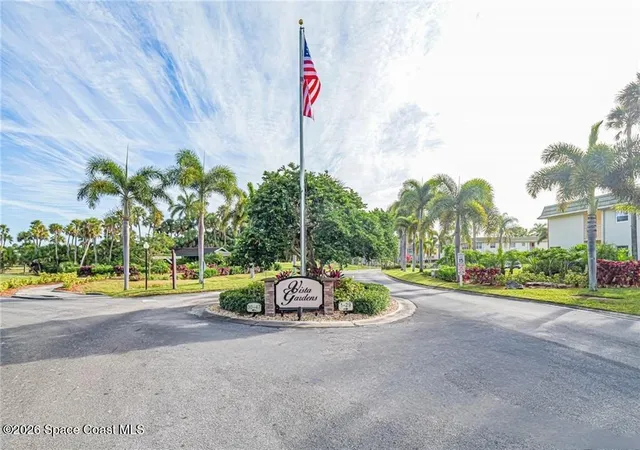 Homes for sale in Vero Beach, FL | 36 Vista Gardens Trl #103, Vero Beach, FL 32962 | MLS# 1065851