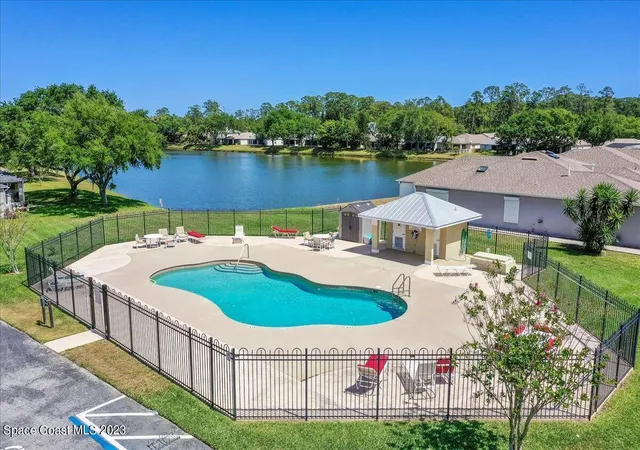 Photo 4 of Single family home for sale at 1531 Vista Lake Cir, Melbourne, FL 32904 | MLS# 1066243 | Listing updated on 2026-08-28