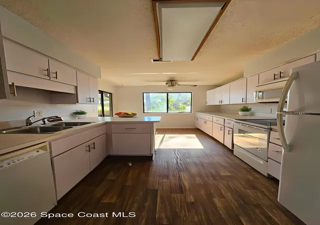 3rd image of 9002 Brighton Ct #2e, Melbourne, FL 32904 | MLS# 1067630