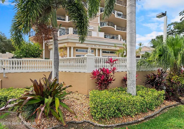 Listing Photo 5 - Condo for sale in building located at 21 Riverside Dr, Cocoa, FL 32922 - Unit #902
