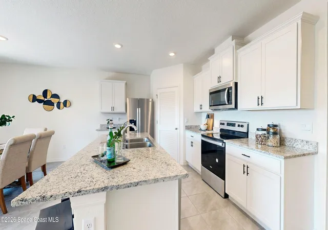 4th image of 5017 Barr St, Melbourne, FL 32904 | MLS# 1069531