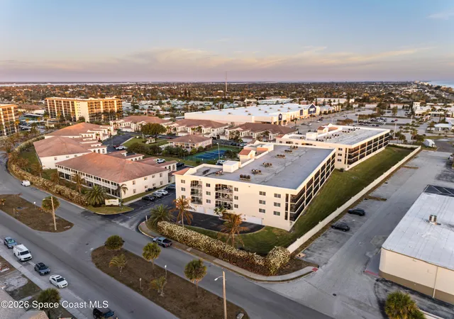 5th image of 121 Lancha Cir, Satellite Beach, FL 32937