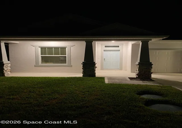 Photo 4 of Single family home for sale at 8231 Laguna Cir, Sebastian, FL 32976 | MLS# 1074560 | Listing updated on 2026-08-16