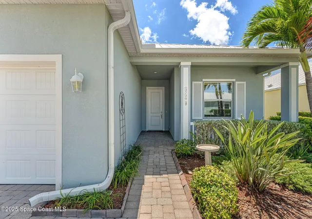 4th image of 3720 Alamanda Key Dr, Melbourne, FL 32901 | MLS# 1070767