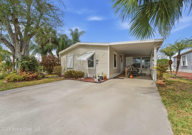 Photo 2 of Manufactured home for sale at 566 Dolphin Cir, Sebastian, FL 32976 | MLS# 1070812 | Listing updated on 2026-07-26