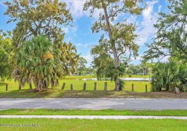 2nd image of 958 Chace Ln Ne, Palm Bay, FL 32905 | MLS# 1070975