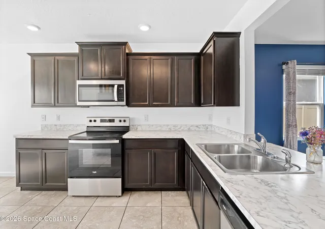 5th image of 275 Guinevere Dr Sw, Palm Bay, FL 32908 | MLS# 1071067