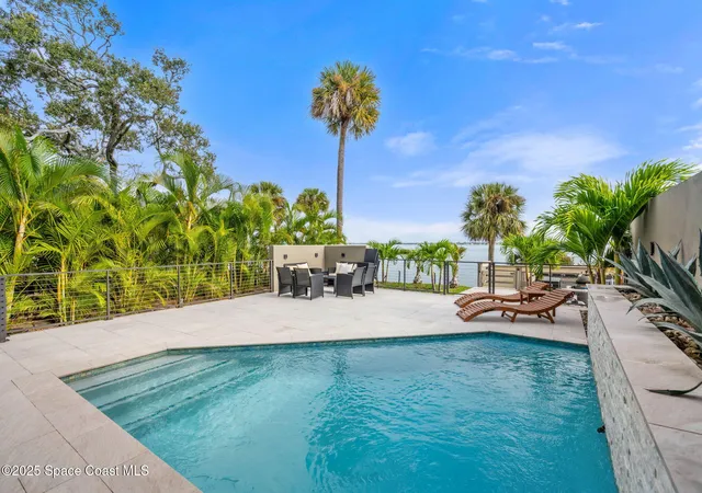 Photo 3 of Townhouse for sale at 1807 Riverview Dr, Melbourne, FL 32901 | MLS# 1071330 | Listing updated on 2026-08-09