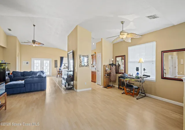 4th image of 1065 Venetian Dr, West Melbourne, FL 32904