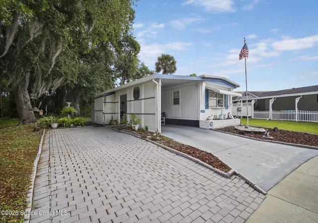 Photo 3 of Manufactured home for sale at 268 Holiday Park Blvd Ne, Palm Bay, FL 32907 | MLS# 1073814 | Listing updated on 2026-08-22