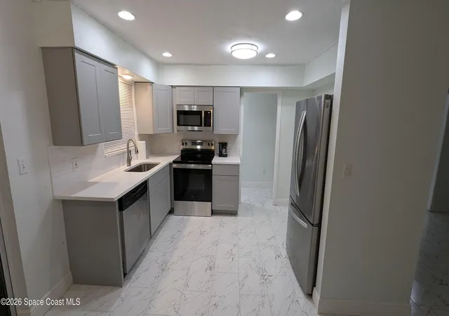Photo 2 of Single family home for sale at 1616 Elizabeth St, Melbourne, FL 32901 | MLS# 1073846 | Listing updated on 2026-04-23