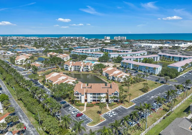 2nd image of 1801 Island Clb Dr, Melbourne, FL 32903