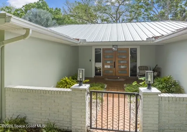 Homes for sale in Vero Beach, FL | 1240 40Th Ave Sw, Vero Beach, FL 32968 | MLS# 1073976