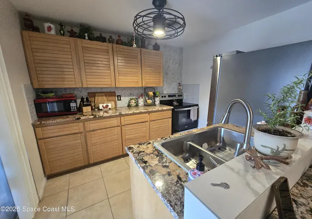 Photo 3 of Sale Pending at 620 Ridge Clb Dr #88, Melbourne, FL 32934 | MLS# 1074093 | Listing updated on 2026-09-18