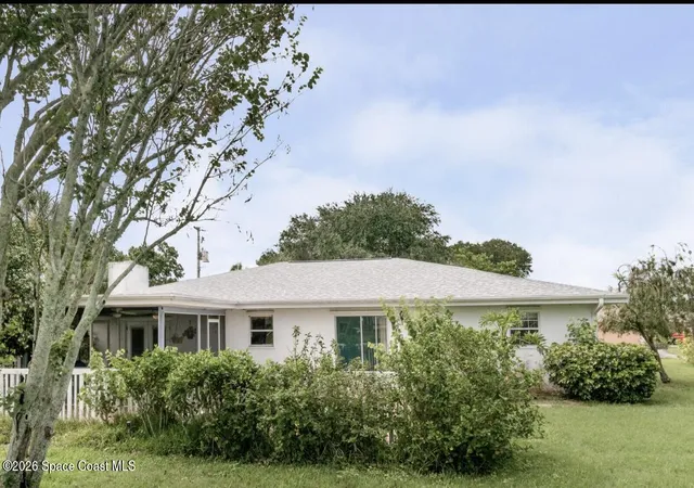 Photo 4 of Single family home for sale at 2550 Bernice Ct, Melbourne, FL 32935 | MLS# 1074175 | Listing updated on 2026-08-29