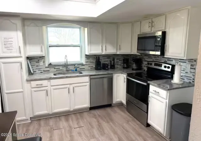 Photo 3 of Single family home for sale at 6506 Seafairer Dr, Tampa, FL 33615 | MLS# 1074592 | Listing updated on 2026-10-22