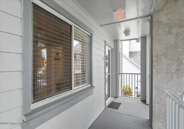 Listing Photo 4 - Condo for sale in building located at 575 Shadow Wood Ln, Titusville, FL 32780 - Unit #221