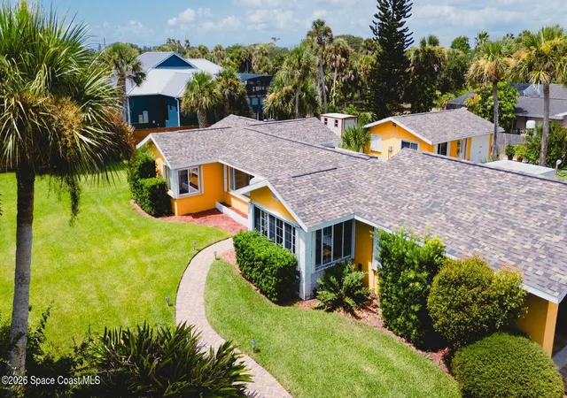 3rd image of 702 Oak St, Melbourne Beach, FL 32951 | MLS# 1075526
