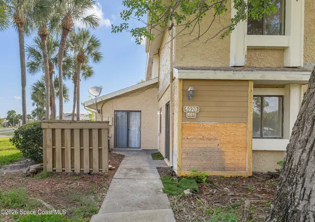 Photo 3 of Townhouse for sale at 1020 Ne Abada Ct #101, Palm Bay, FL 32905 | MLS# 1075488 | Listing updated on 2026-07-20