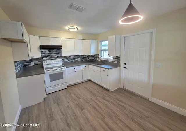 4th image of 621 S Georgia Ave, Cocoa, FL 32922 | MLS# 1075548