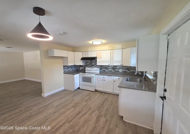 5th image of 621 S Georgia Ave, Cocoa, FL 32922 | MLS# 1075548