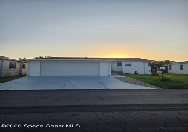 3rd image of 375 Outer Dr Ne #213, Cocoa, FL 32926 | MLS# 1075998