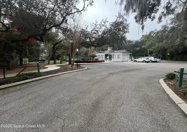 Homes for sale in Altamonte Springs, FL | 1353 Black Willow Trl, Altamonte Springs, FL 32714 | MLS# 1076039