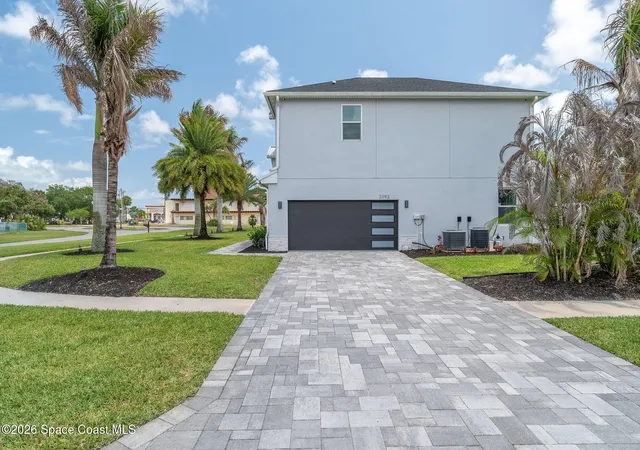 Photo 3 of Single family home for sale at 2093 Greenway Dr, Melbourne, FL 32901 | MLS# 1076065 | Listing updated on 2026-09-03