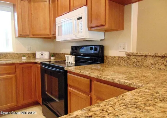 Listing Photo 5 - Condo for sale in building located at 2087 Hidden Grv Ln, Merritt Island, FL 32953 - Unit #105