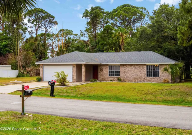 1st image of 582 Sea Crest Ave Sw, Palm Bay, FL 32908 | MLS# 1076330