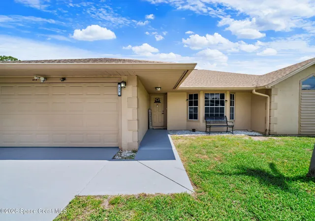 3rd image of 413 Lisa Rd Ne, Palm Bay, FL 32907 | MLS# 1076383