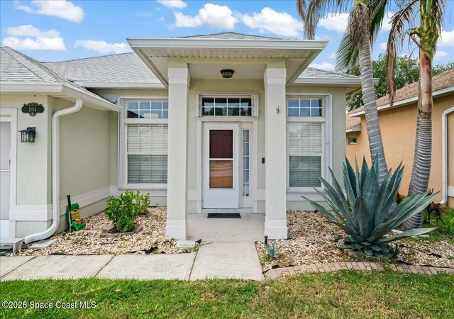 Homes for sale in Melbourne, FL | 1104 Sedgewood Cir, Melbourne, FL 32904 | MLS# 1076921