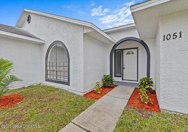 4th image of 1051 Flower St Nw, Palm Bay, FL 32907 | MLS# 1076750