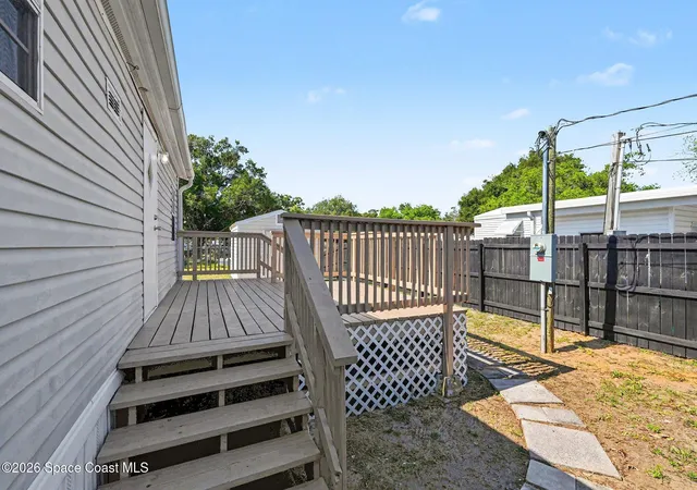 Photo 3 of Sale Pending at 423 Brozman Ln, Cocoa, FL 32927 | MLS# 1076925 | Listing updated on 2026-08-31