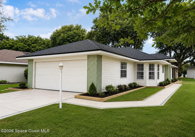 Photo 1 of Single family home for sale at 5745 King James Ave, Leesburg, FL 34748 | MLS# 1078546 | Listing updated on 2026-07-12