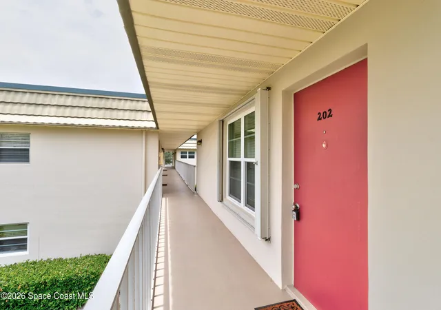 Photo 2 of Condo for sale at 5 Vista Gdns Trl #202, Vero Beach, FL 32962 | MLS# 1076956 | Listing updated on 2026-05-25