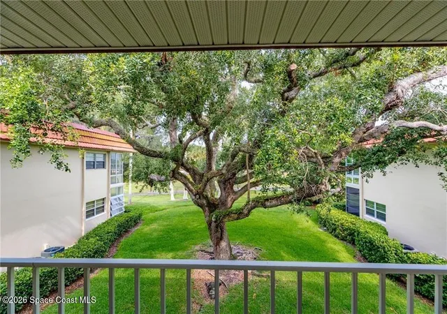 Homes for sale in Vero Beach, FL | 16 Vista Palm Ln #204, Vero Beach, FL 32962 | MLS# 1077361