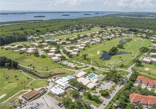 Homes for sale in Vero Beach, FL | 21 Pine Arbor Lane, Vero Beach, FL 32962 | Houzeo