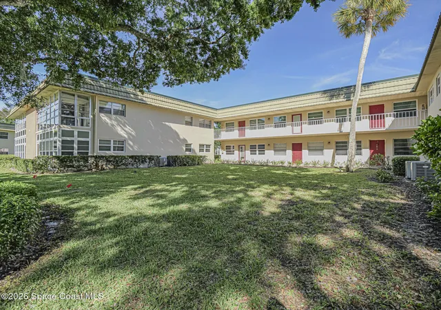 Homes for sale in Vero Beach, FL | 3 Vista Gardens Trl #203, Vero Beach, FL 32962 | MLS# 1077115