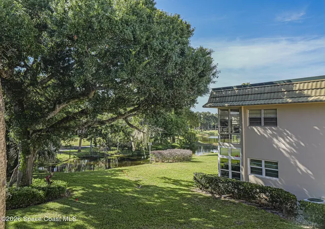 Homes for sale in Vero Beach, FL | 3 Vista Gardens Trl #203, Vero Beach, FL 32962 | MLS# 1077115