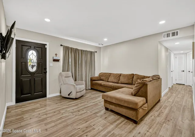 Photo 4 of Single family home for sale at 1395 Ashwood Dr, Melbourne, FL 32935 | MLS# 1077047 | Listing updated on 2026-05-12