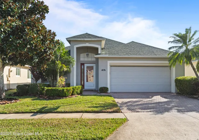 Single family home for sale at 741 Indian Oaks Dr, Melbourne, FL 32901 | MLS# 1077104