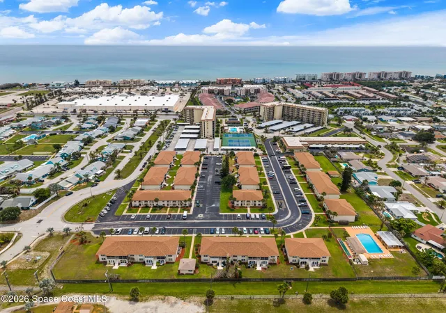 3rd image of 417 School Rd, Indian Harbour Beach, FL 32937