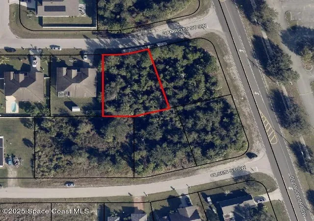 Photo 1 of Sale Pending at 318 Gamrott St Sw, Palm Bay, FL 32908 | MLS# 1078507 | Listing updated on 2026-06-30