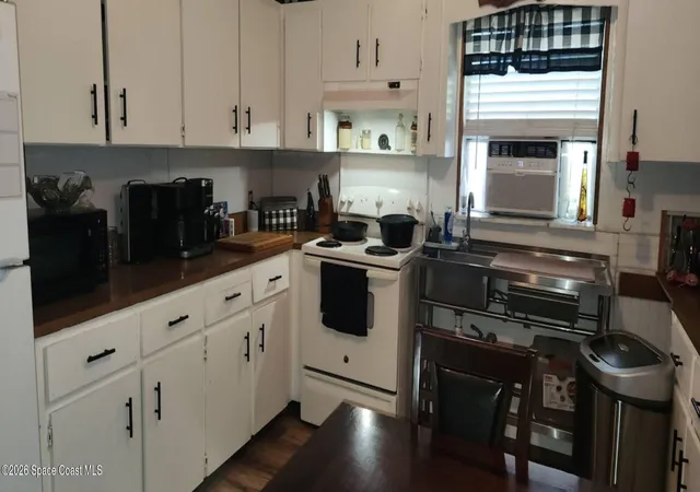Homes for sale in Oak Hill, FL | 196 Canal Ave, Oak Hill, FL 32759 | MLS# 1077703