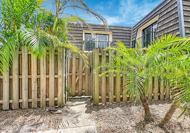 3rd image of 3913 Vista Oaks Cir Ne, Palm Bay, FL 32905 | MLS# 1077914