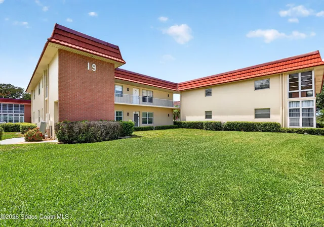 Homes for sale in Vero Beach, FL | 19 Pine Arbor Ln #107, Vero Beach, FL 32962 | MLS# 1078088