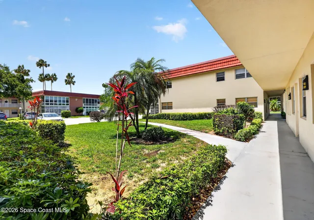 Homes for sale in Vero Beach, FL | 19 Pine Arbor Ln #107, Vero Beach, FL 32962 | MLS# 1078088