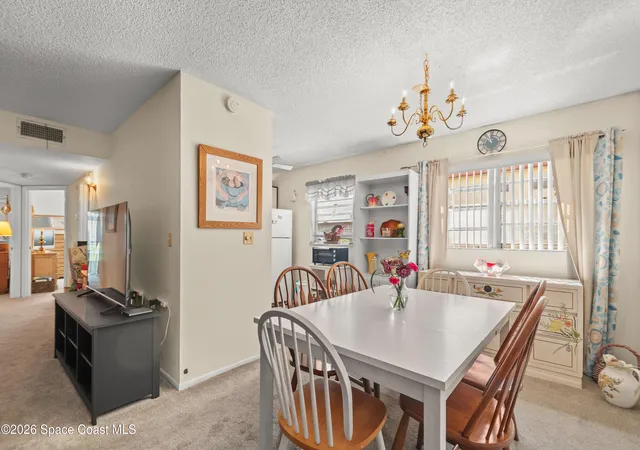 Listing Photo 5 - Condo for sale in building located at 61 Woodland Dr, Vero Beach, FL 32962 - Unit #106