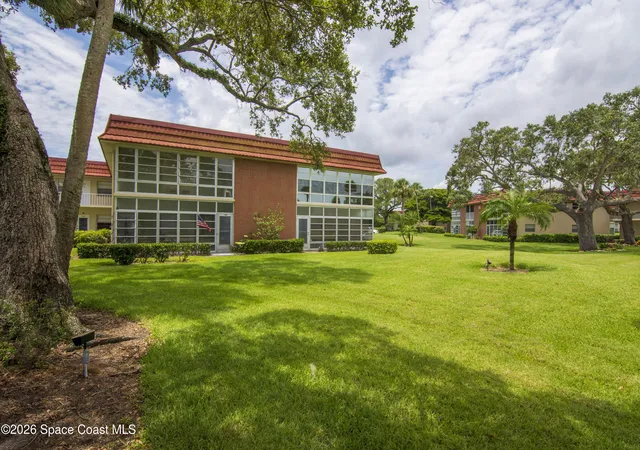 Photo 2 of Sale Pending at 61 Woodland Dr #107, Vero Beach, FL 32962 | MLS# 1078182 | Listing updated on 2026-09-02